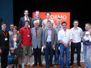 Die Teilnehmer des Kommunalcamps mit Hans-Jochen Vogel (ehm. SPD-Vorsitzender und OB von München/Berlin)